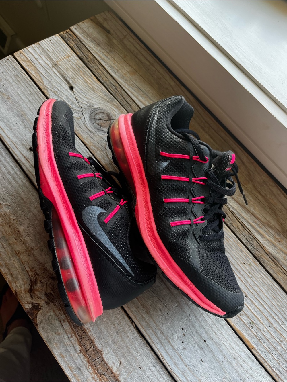 Nike Max Dynasty Black & HOT Pink Women’s Running Shoes